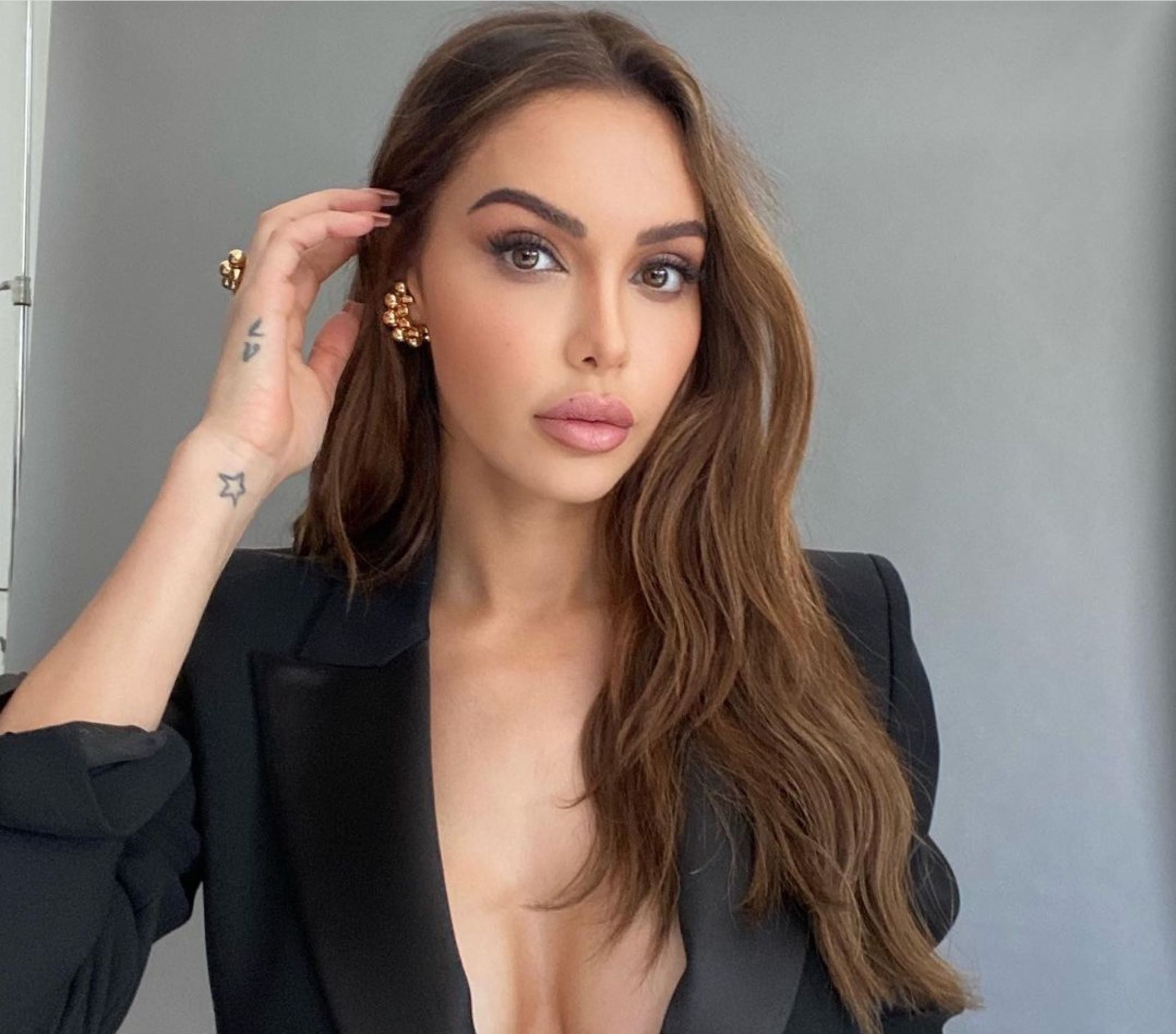 Nabilla Benattia : Sa nouvelle coupe de cheveux divise la toile