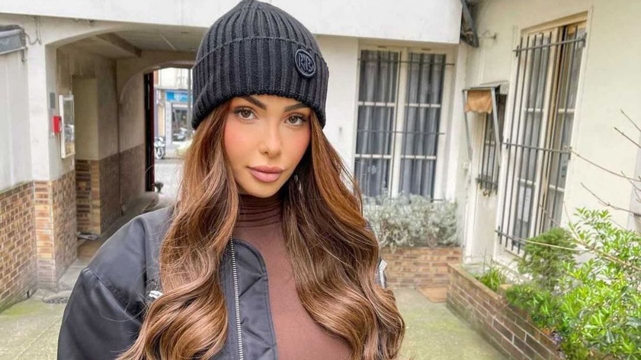 Nabilla dévoile un rare cliché avec son papa et sa grand-mère paternelle