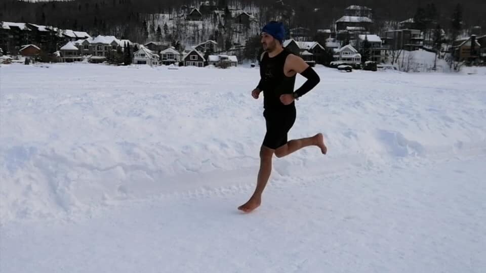 Québec : Il court un semi-marathon pieds nus…dans la neige