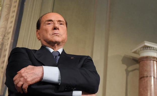 Silvio Berlusconi de nouveau hospitalisé : Son entourage donne de ses nouvelles