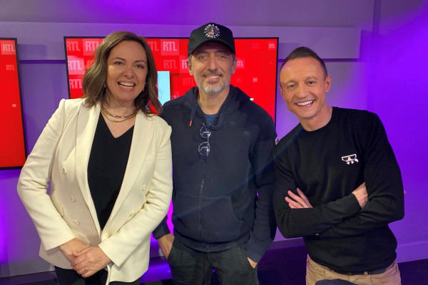  Gad Elmaleh avec Eric Dussart et Jade @RTL