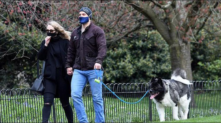  Natalie Viscuso et Henry Cavill @ Daily Mail