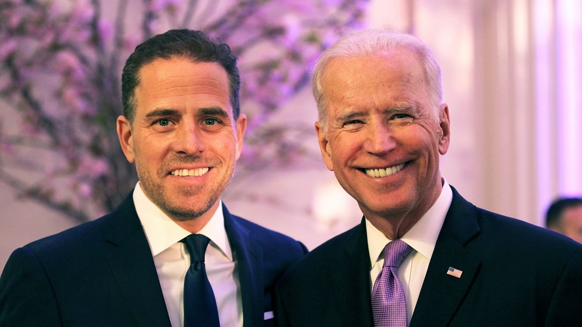 Joe Biden : Son fils Hunter en photo quasi-nu, entouré de prostituées et de drogue