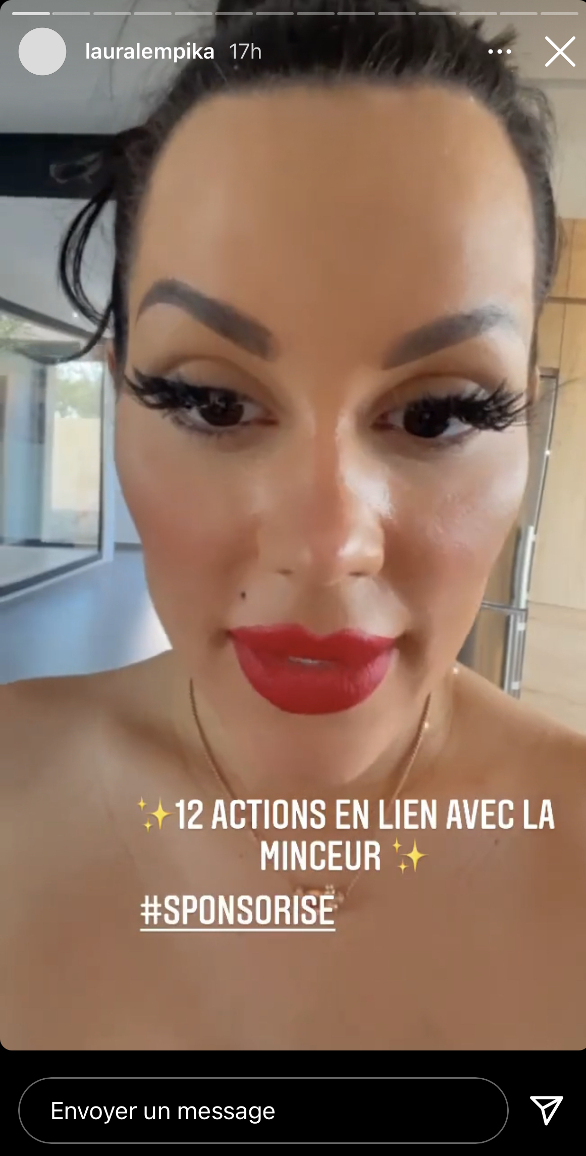  Laura Lempika choque les internautes en story @ Instagram