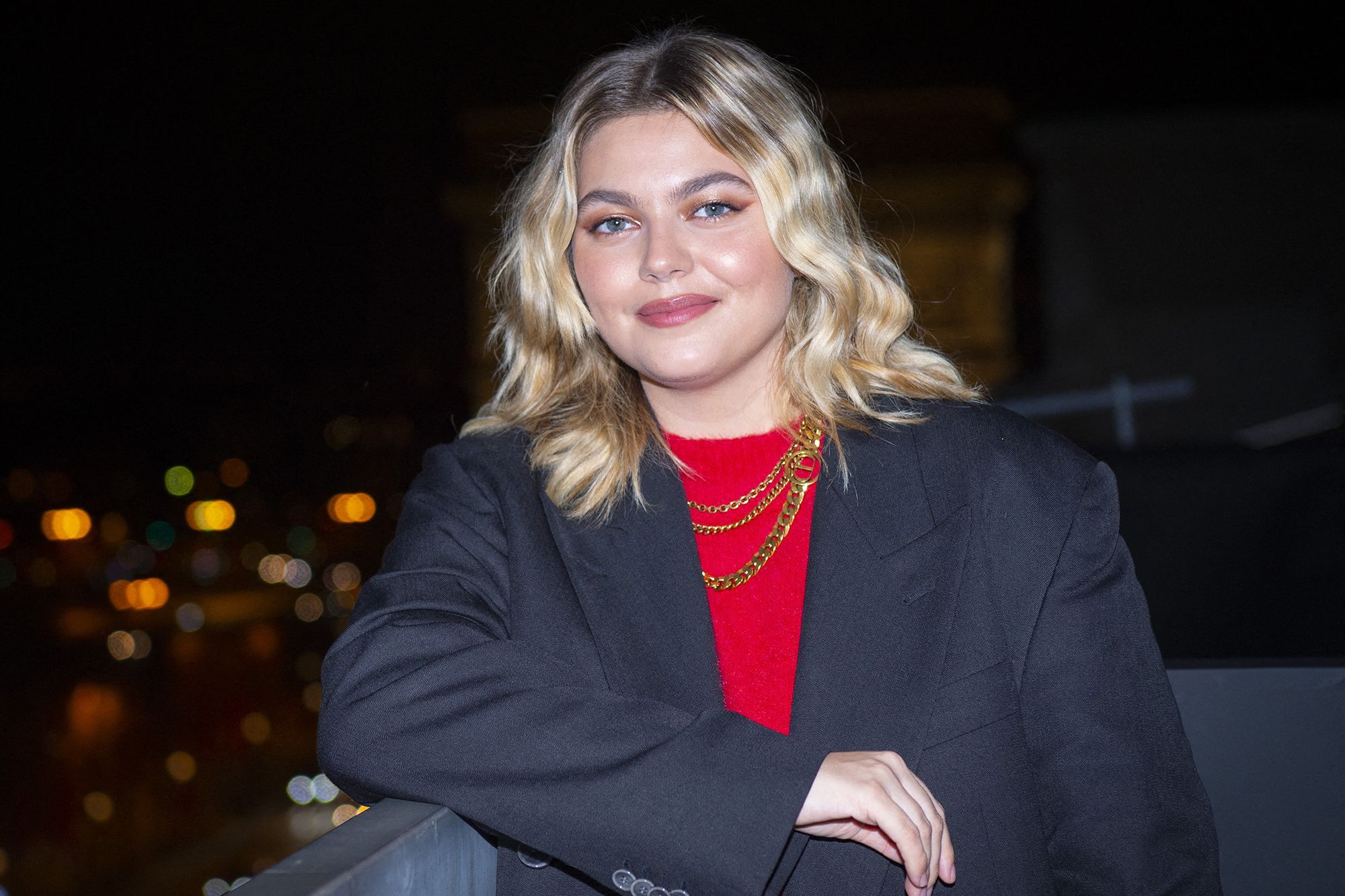 Louane révoltée : Elle réagit au tacle de Fabien Lecoeuvre sur le physique de la chanteuse Hoshi