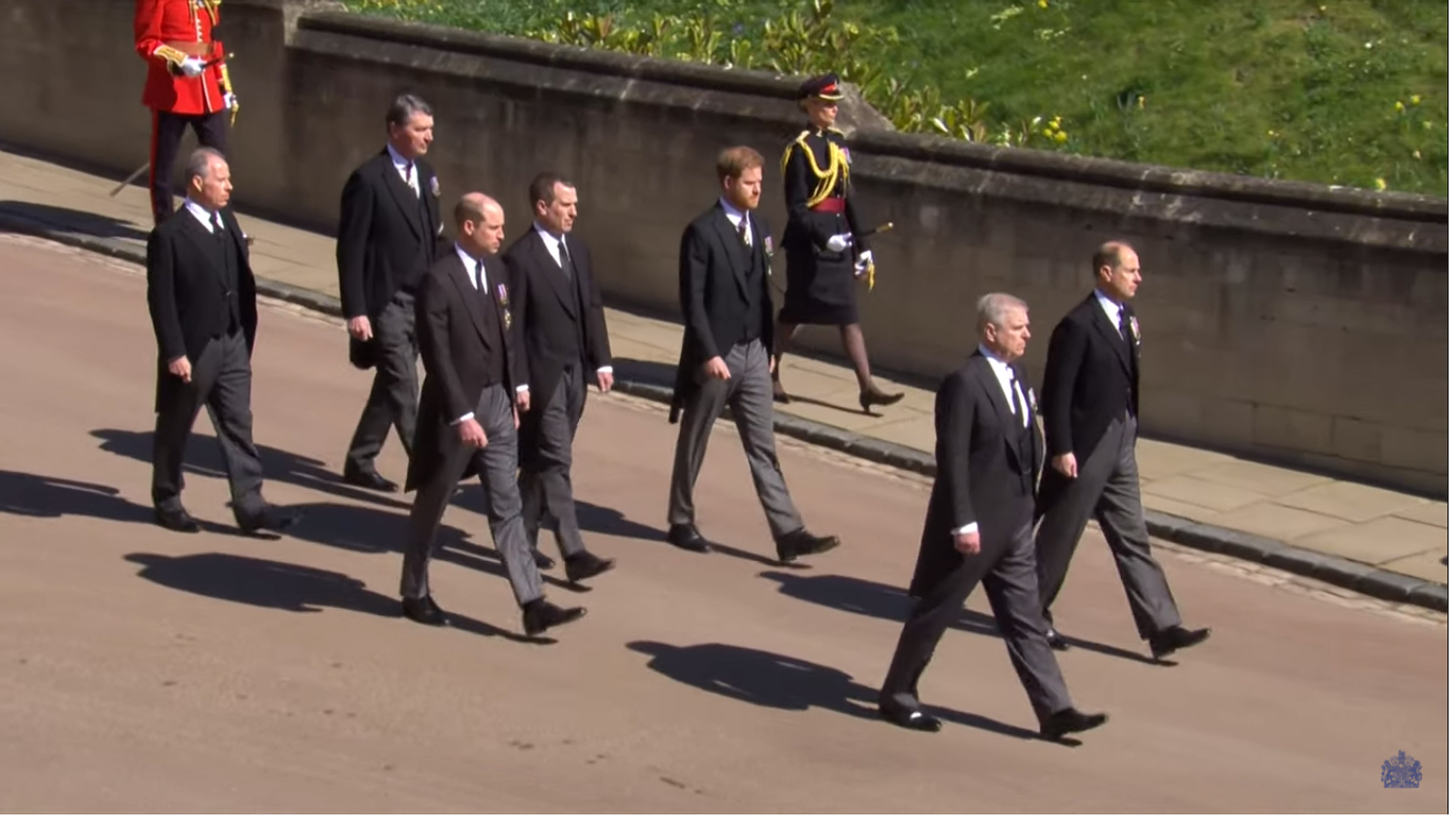 Le prince Harry : Où en sont ses relations avec le prince Charles et le prince William ?