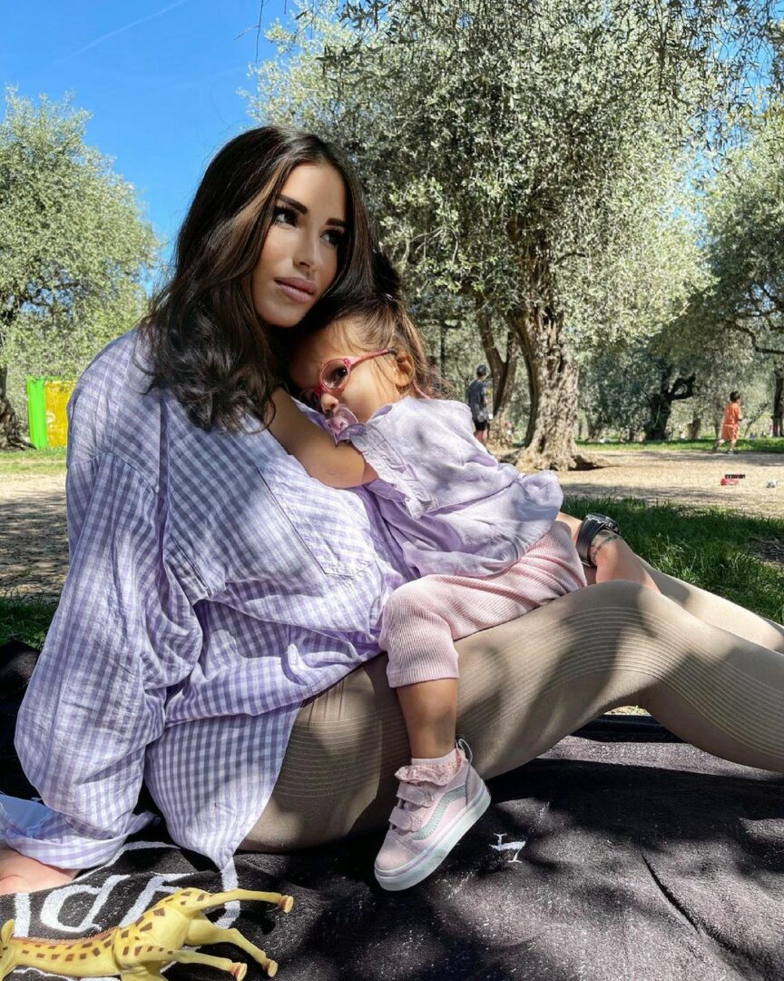  Liam Di Benedetto avec sa fille Joy @ instagram