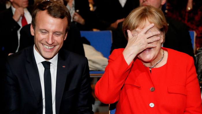 Emmanuel Macron torse nu et en jet-ski : Ces clichés qui ont fait rire Angela Merkel