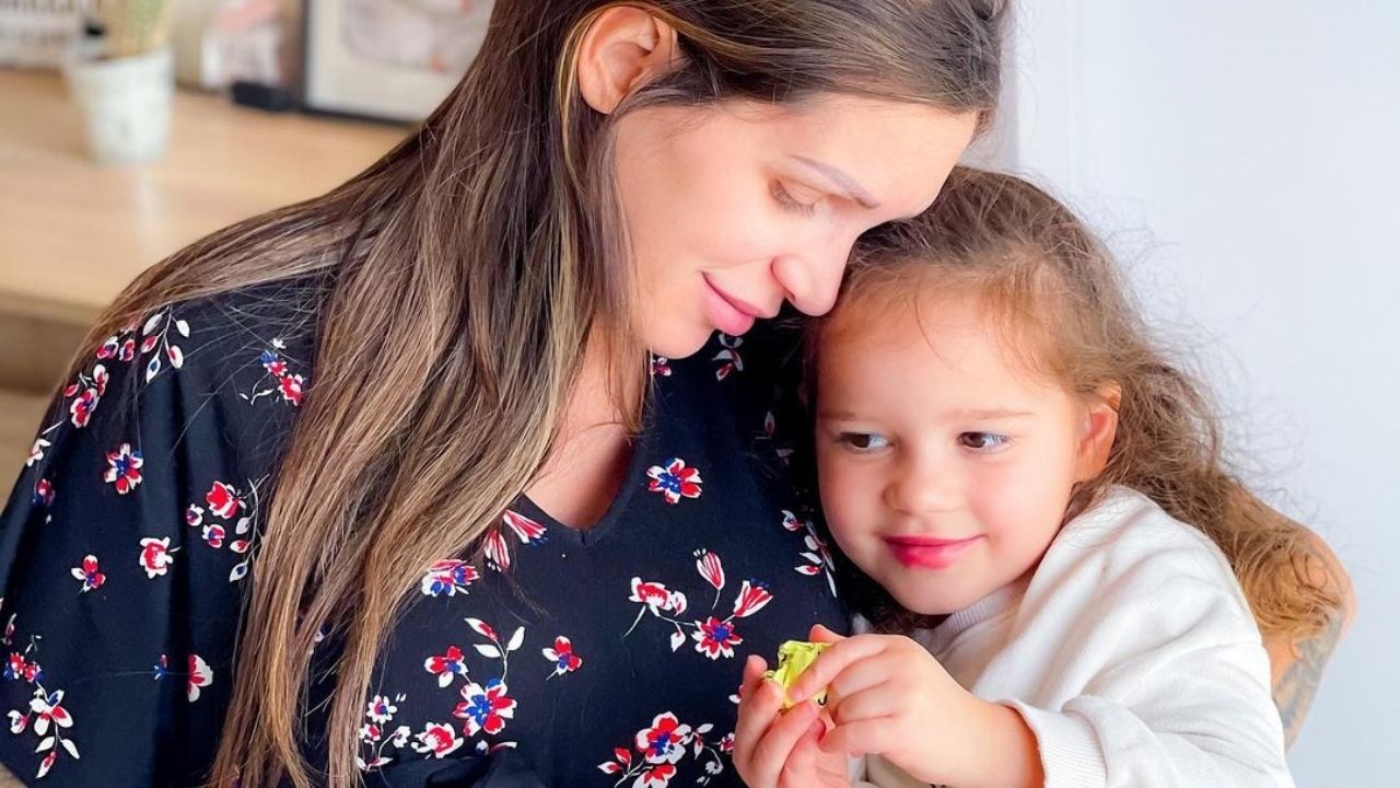 Julia Paredes (Mamans et célèbres) à l'hôpital après &quot;des contractions rapprochées et douloureuses&quot;