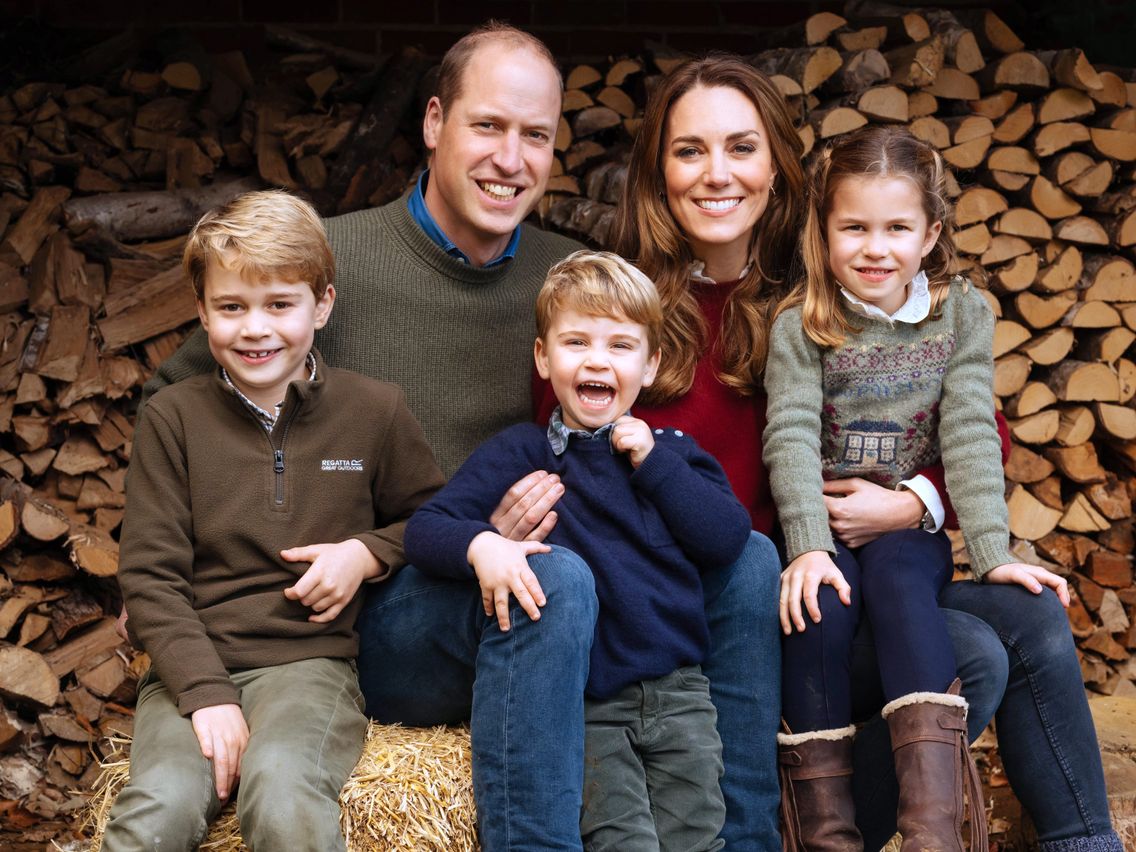  Kate Middleton et le Prince William, accompagnés de George, Charlotte et Louis.