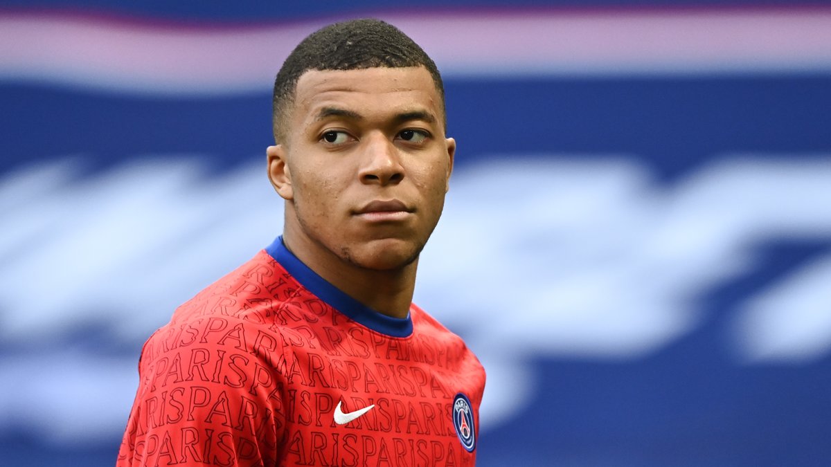 Kylian Mbappé se fait vacciner et poste une photo pour donner l’exemple