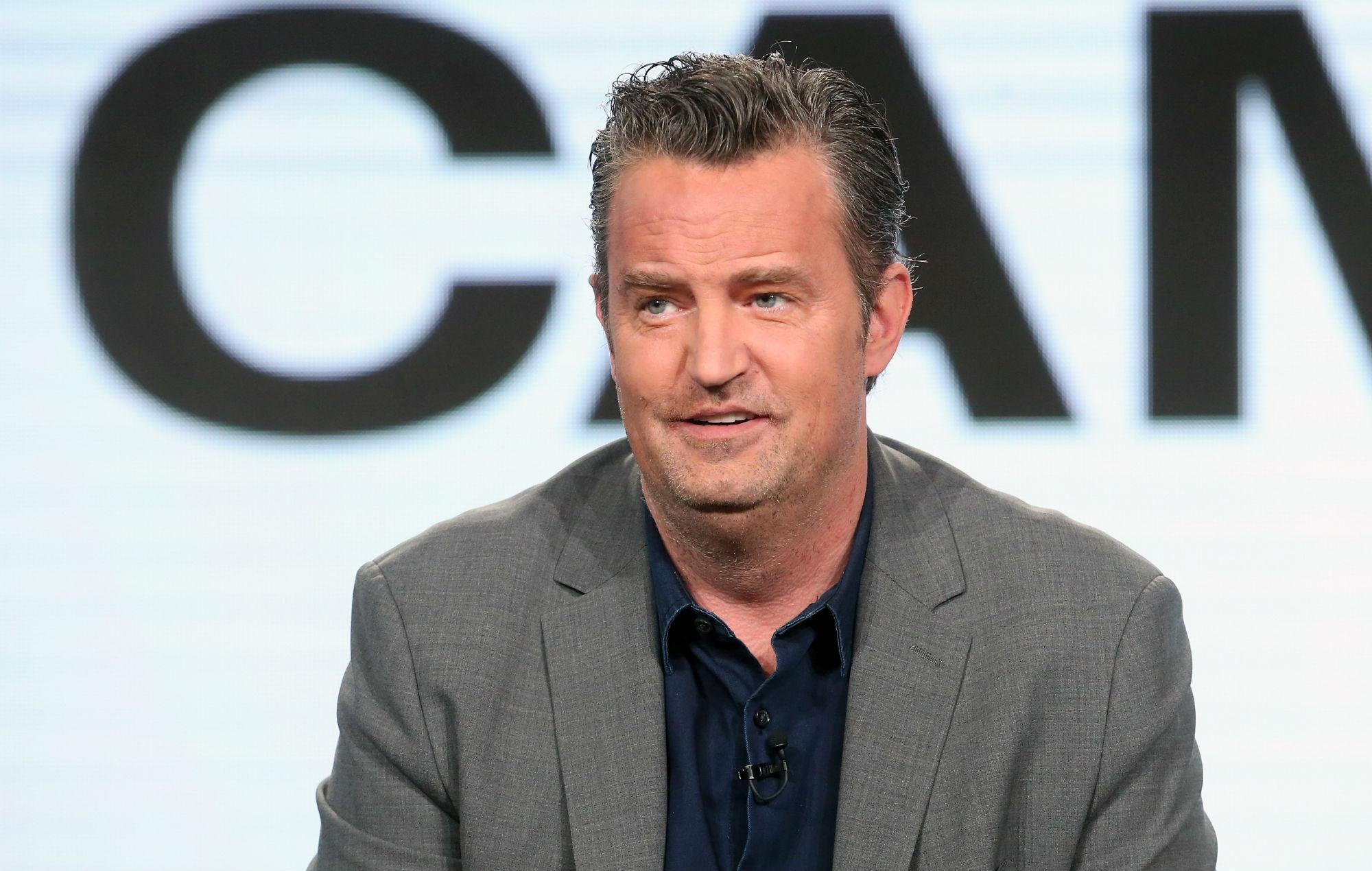 Matthew Perry fiancé : Il flirte avec une femme de 19 ans qui balance tout !