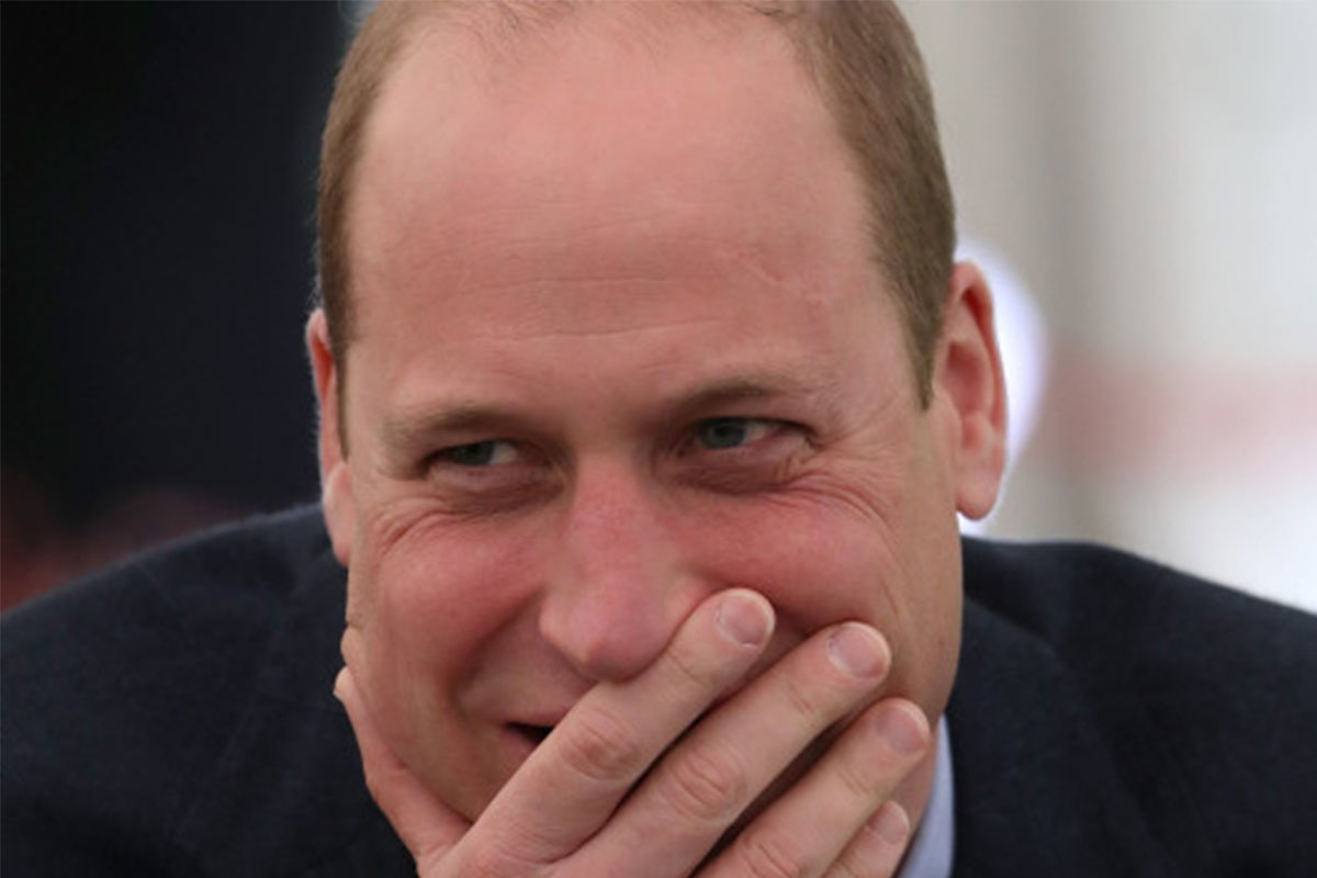 Quand le Prince William se fait draguer en plein déplacement officiel !