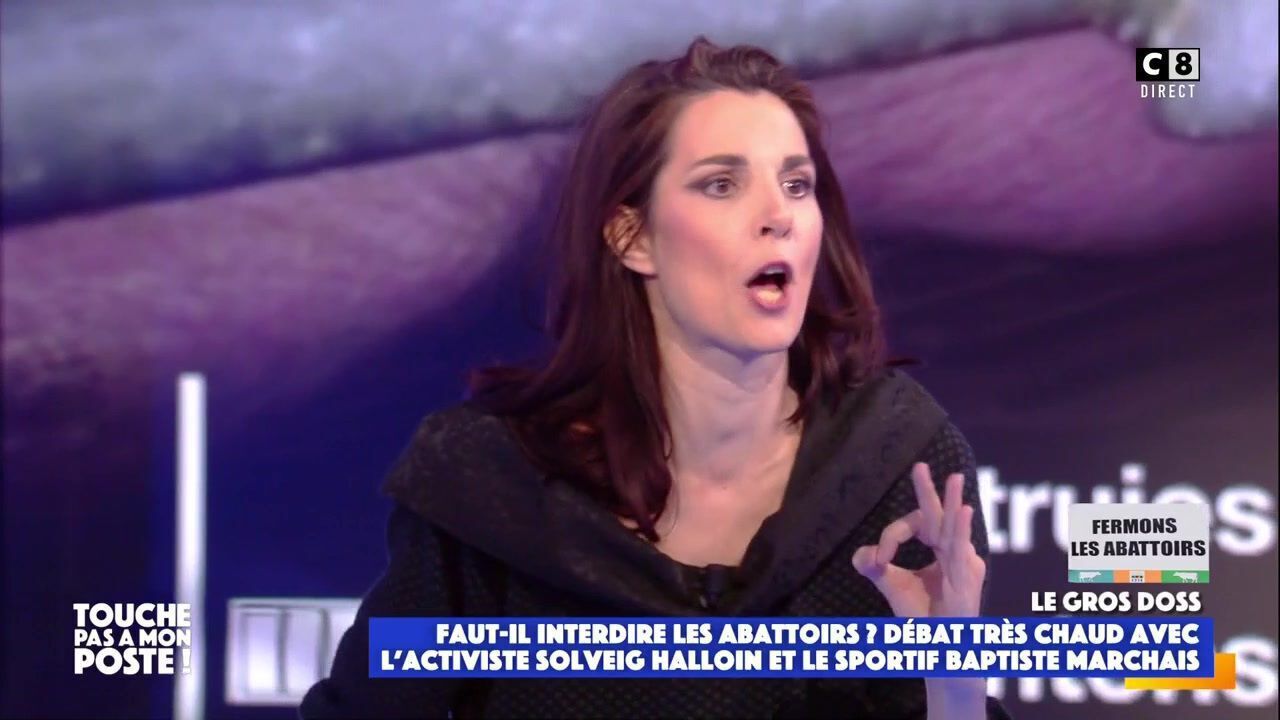  Solveig Halloin sur le plateau de TPMP @C8