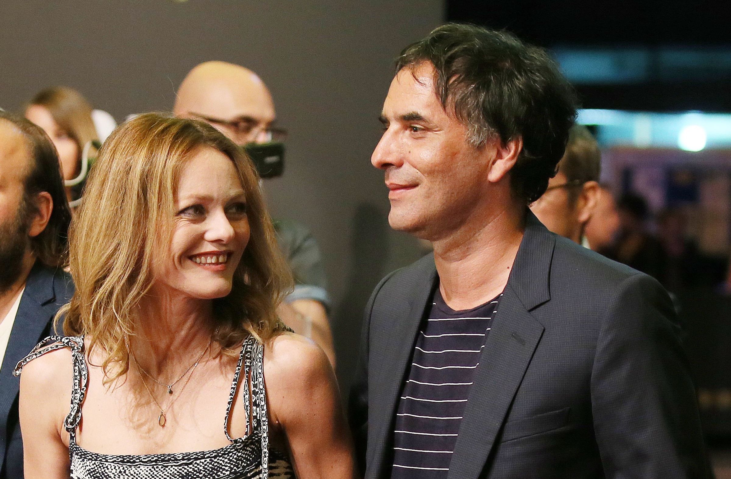 Vanessa Paradis et Samuel Benchetrit séparés ? Ils ne vivent plus sous le même toit !