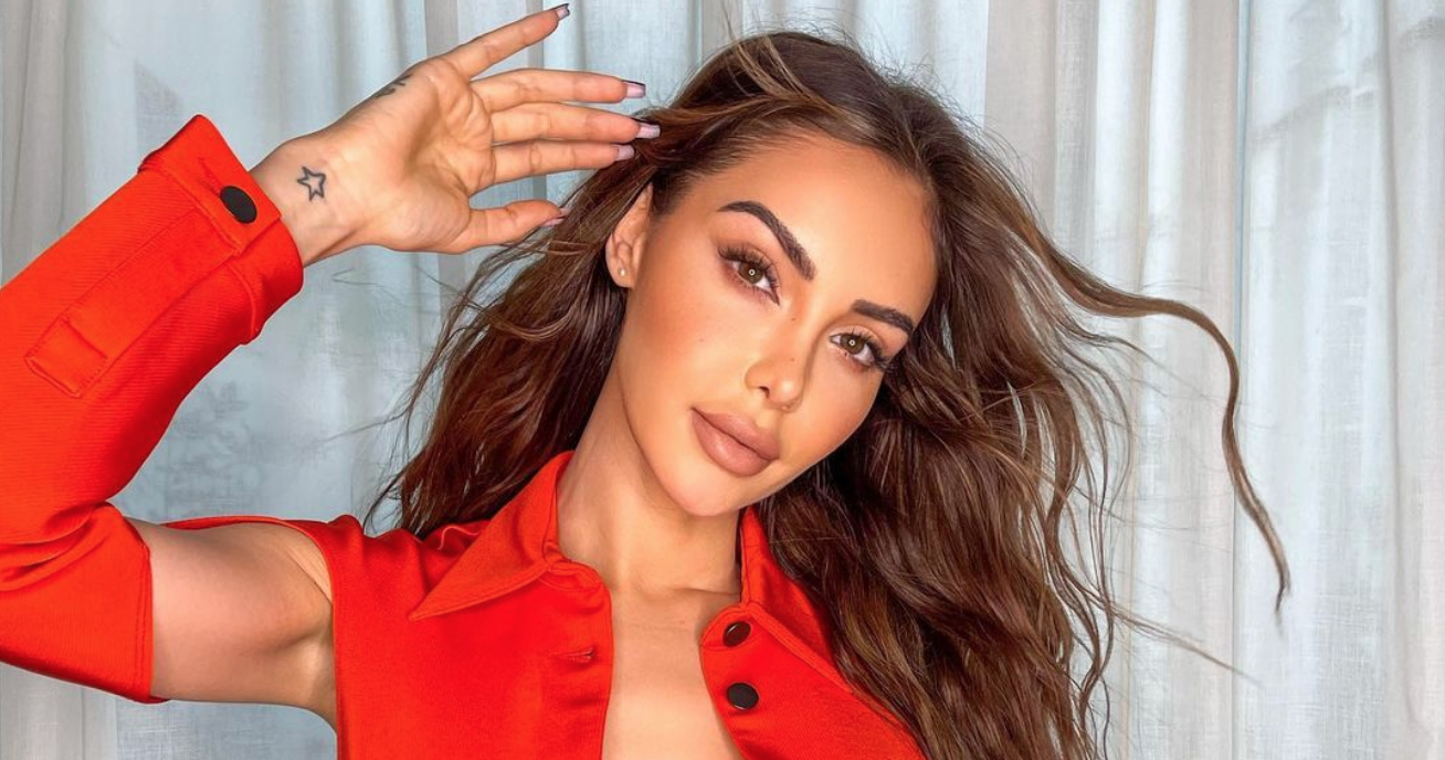 Nabilla mariée à Maeva Ghennam ? Elle lui offre une luxueuse alliance !