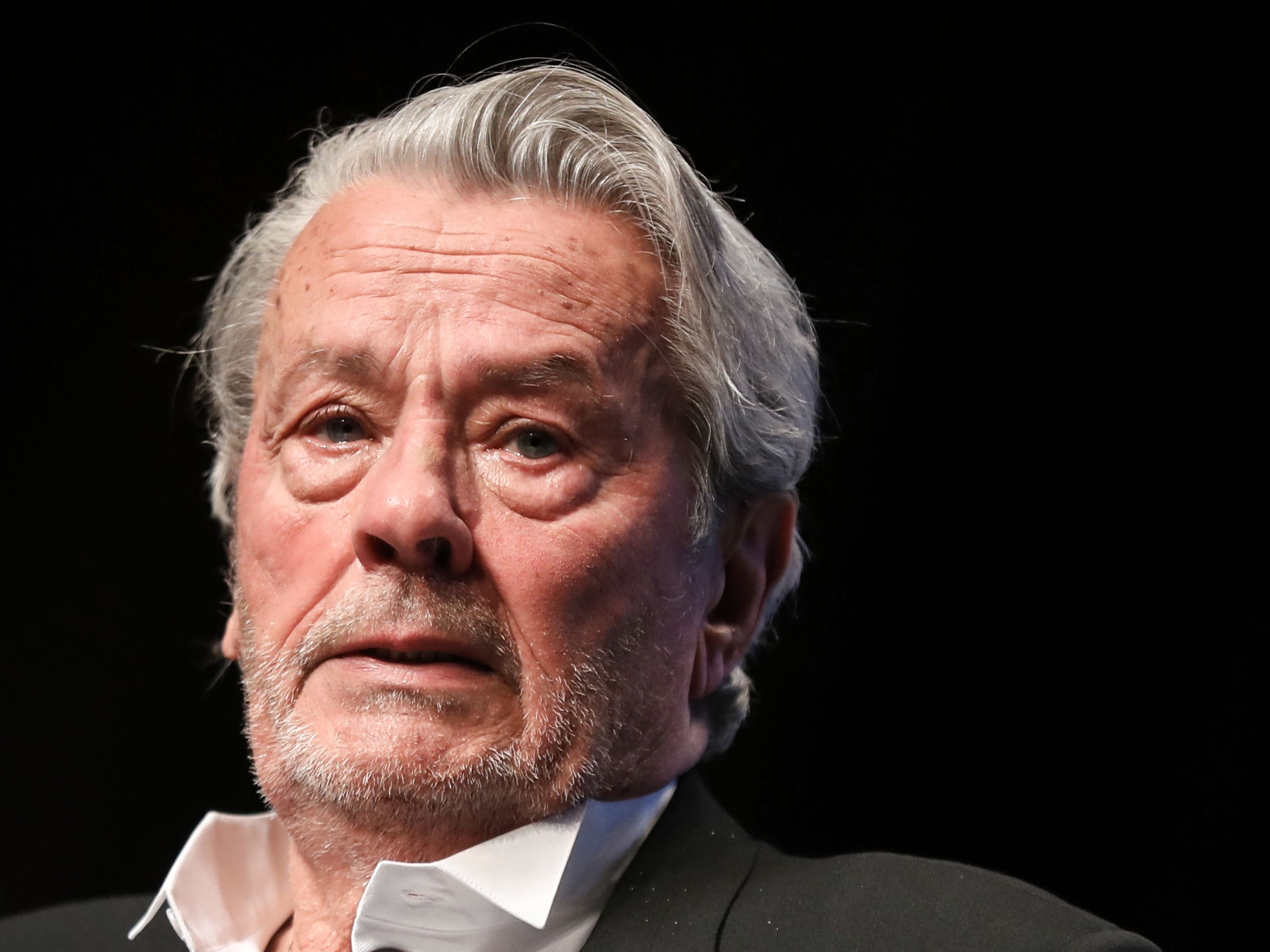 Affaire Alain Delon : la famille renonce à déposer une nouvelle plainte, son fils Anthony s’explique