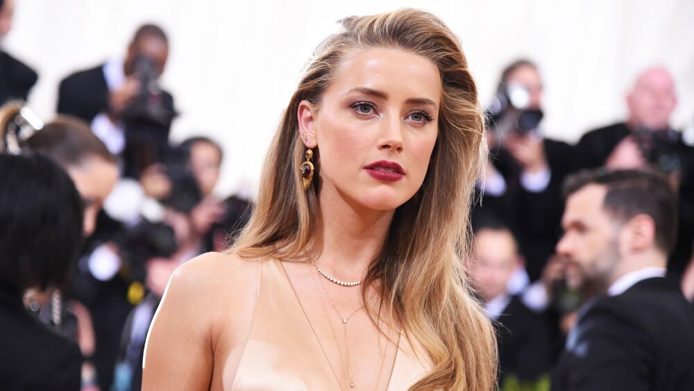 Amber Heard maman : Elle dévoile le visage et le prénom de sa fille !