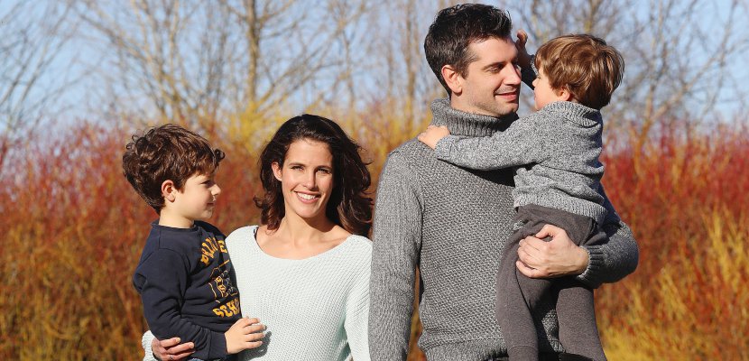  Clémence Castel et Mathieu Johann avec leurs fils / @Warrin/Starface