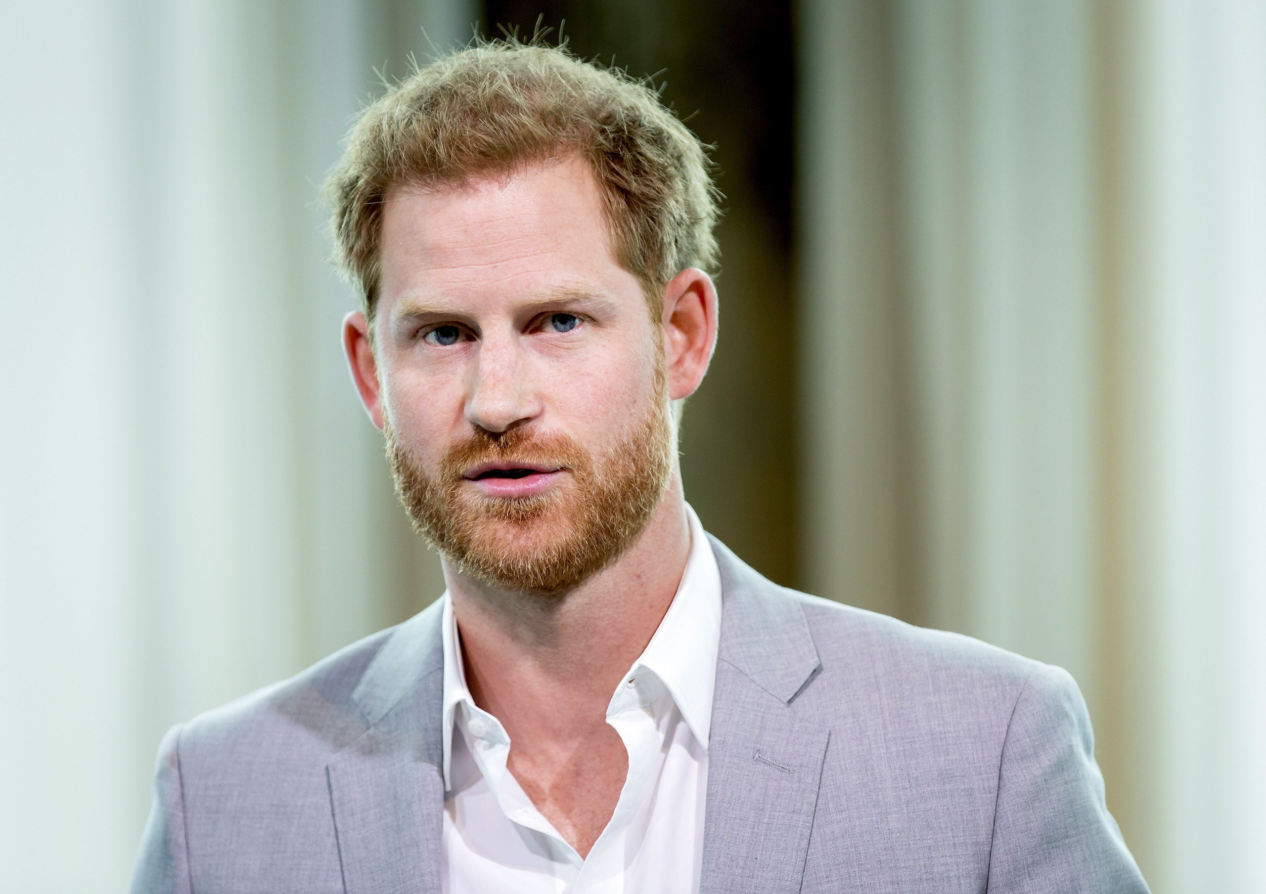 Le prince Harry sur le point de sortir ses mémoires : Découvrez la réaction de la famille royale