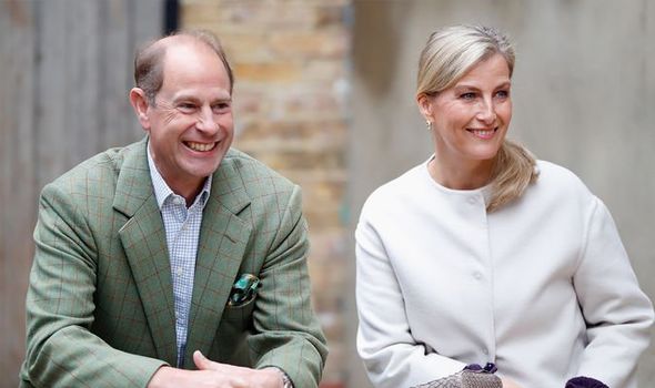  La reine Elizabeth II et le prince Andrew @Getty Images)