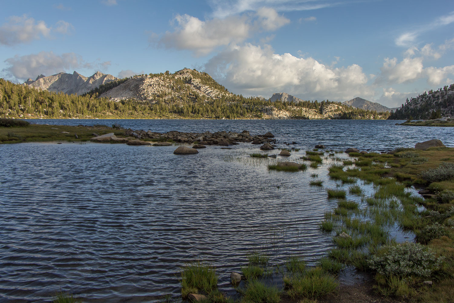 USA : Il trouve un portefeuille tombé dans un lac des années auparavant et retrouve son propriétaire