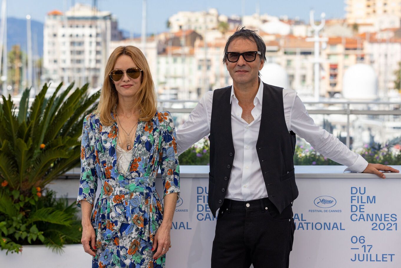 Vanessa Paradis et Samuel Benchetrit séparés ? Retrouvailles tendues à Cannes !