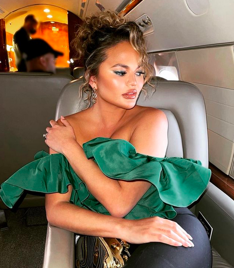  Chrissy Teigen après son opération @Instagram