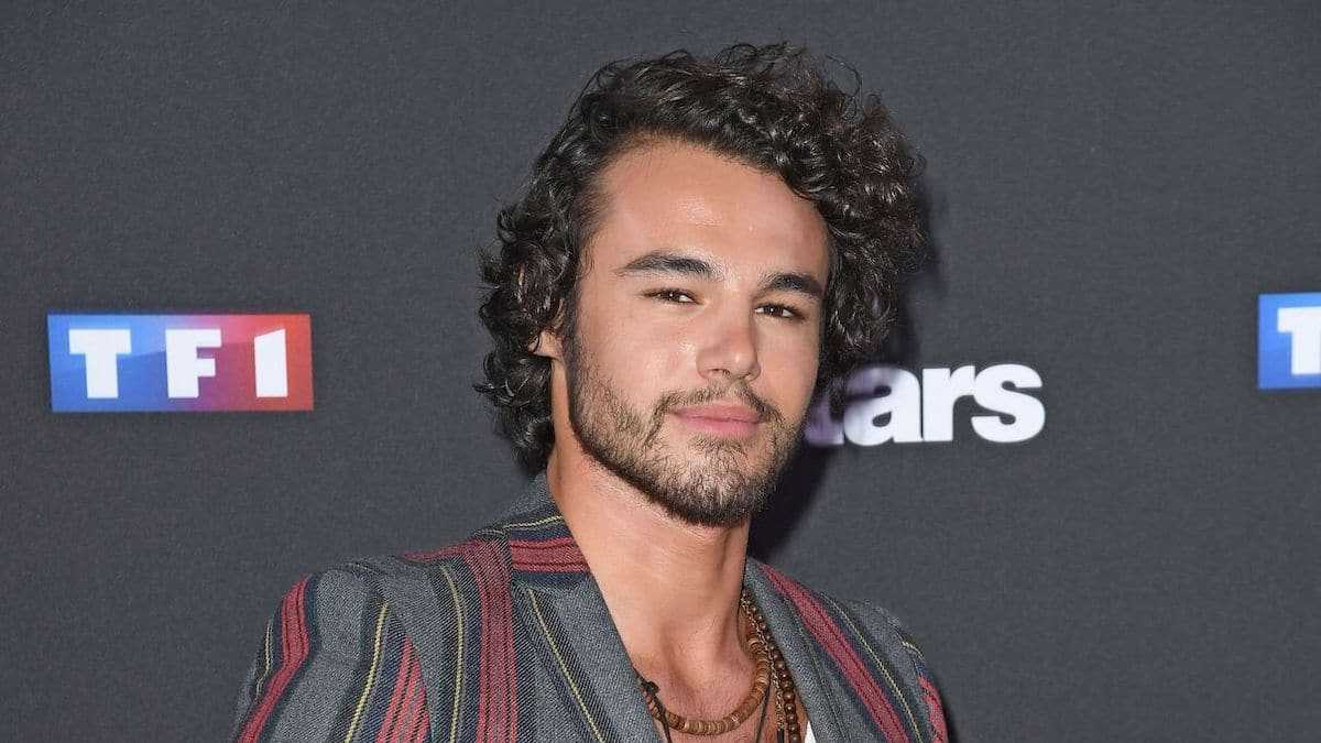 Anthony Colette trop dénudé dans &quot;Danse avec les stars&quot; ? Il s'en prend à la production !