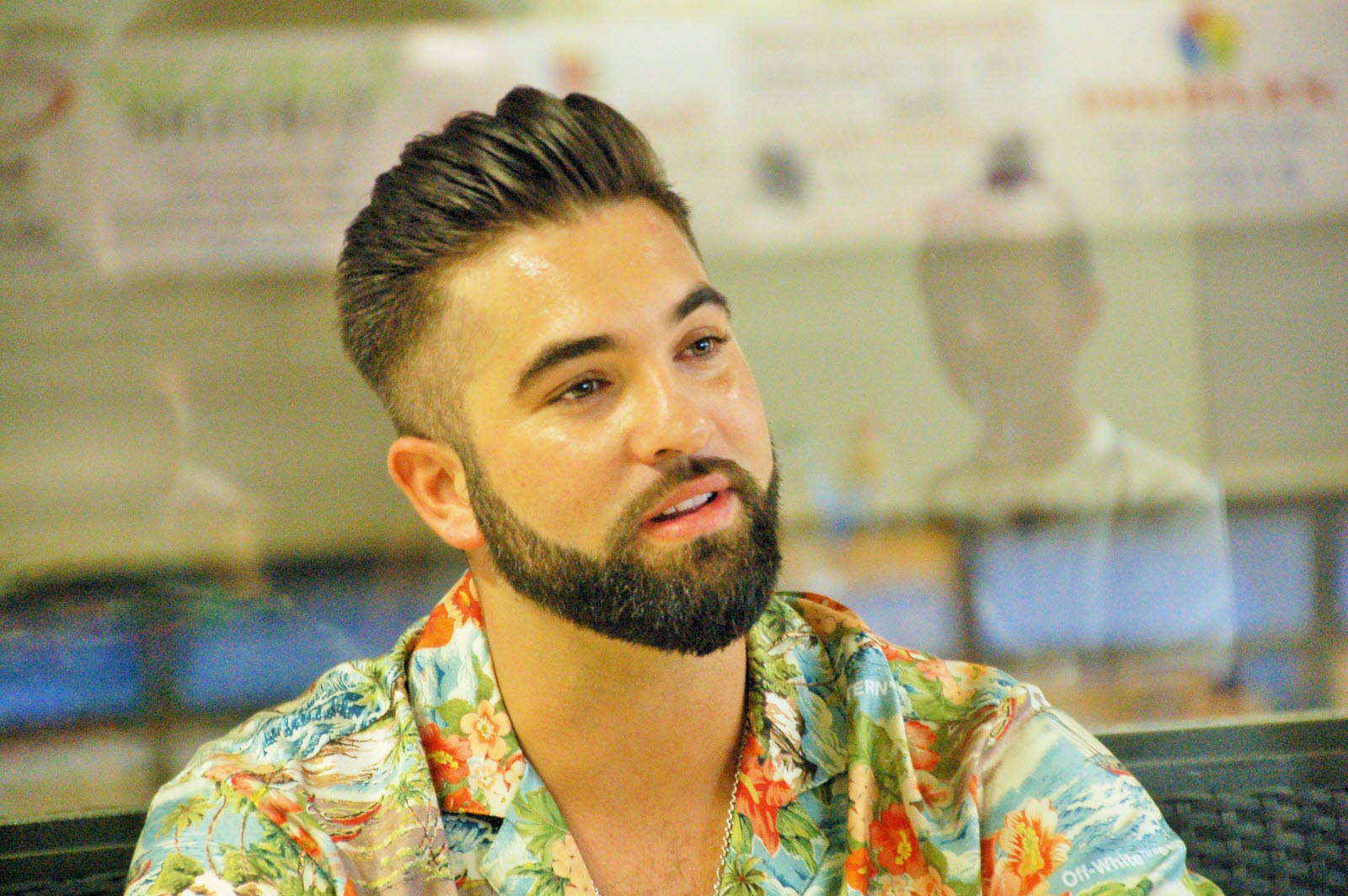 Kendji Girac accusé d’avoir bâclé son concert : Les fans lui tombent dessus !