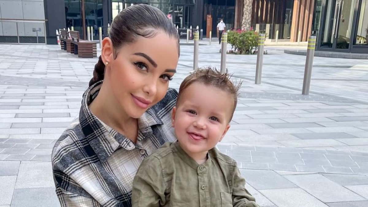  Thomas Vergara, Nabilla Benatti et leur fils Milann @Instagram