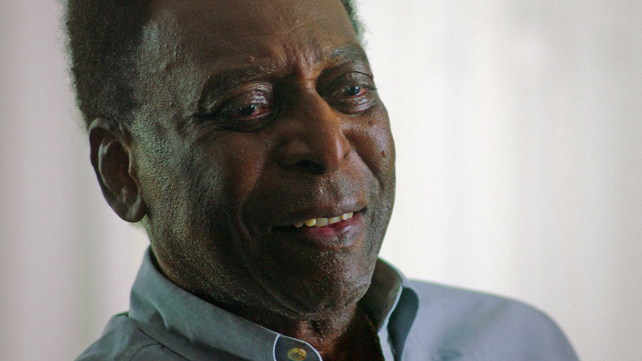 Pelé : La star du football est hospitalisée à Sao Paulo pour une tumeur