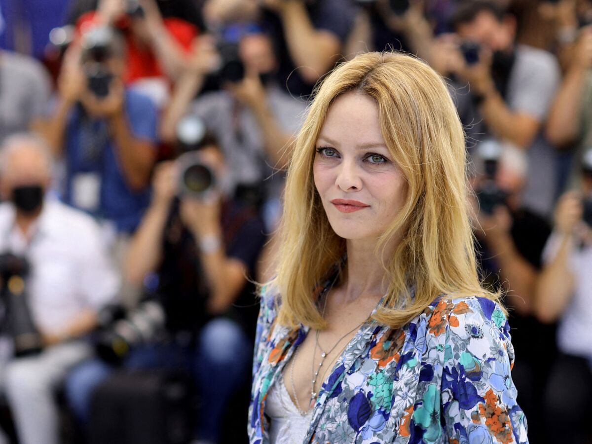 Vanessa Paradis au théâtre et face à une première polémique : "Ce n'est pas moi qui fixe les prix"