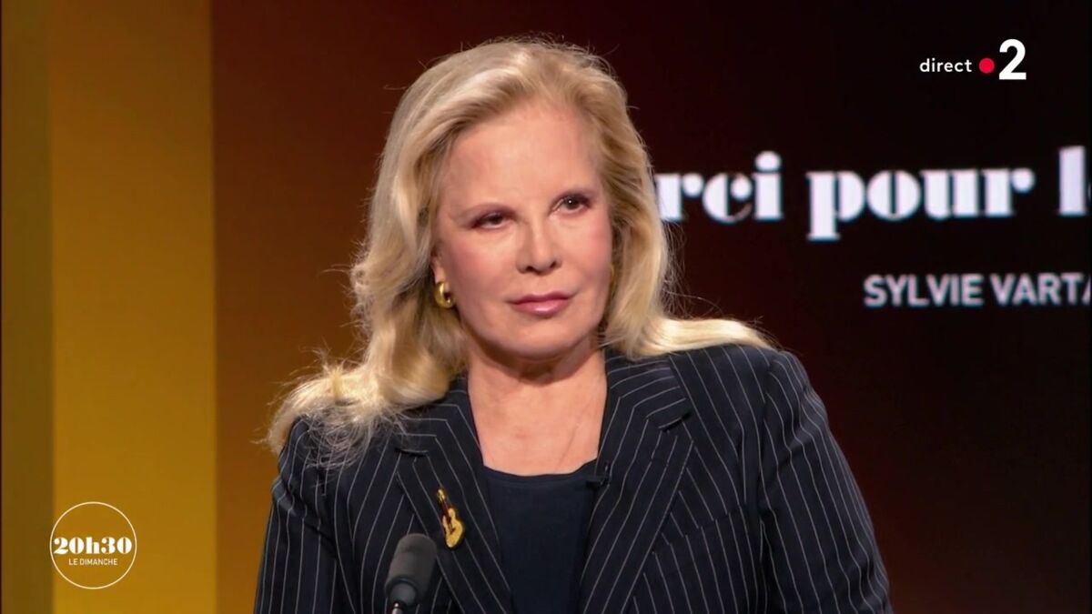 20h30 le dimanche : Sylvie Vartan (encore) taclée sur son physique