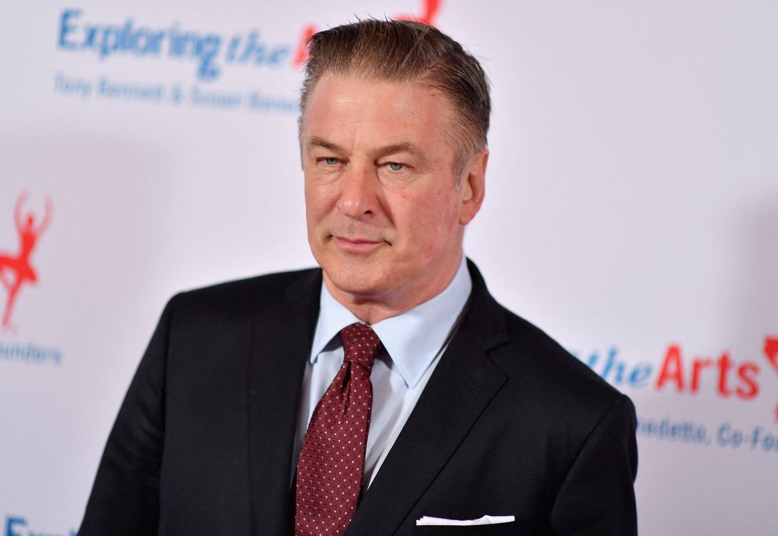 Alec Baldwin auteur d'un tir mortel accidentel sur un tournage : Les circonstances exactes dévoilées