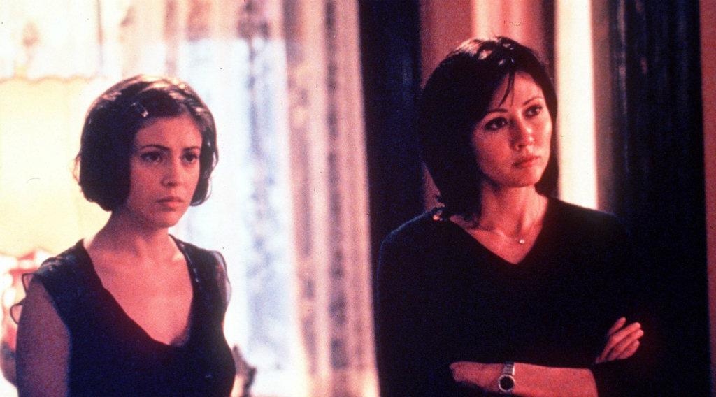  Alyssa Milano et Shannen Doherty sur le tournage de Charmed @AlamyImages