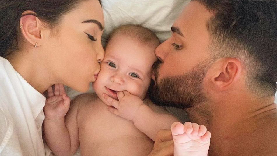  Nabilla et Thomas Vergara et leur fils Milann @