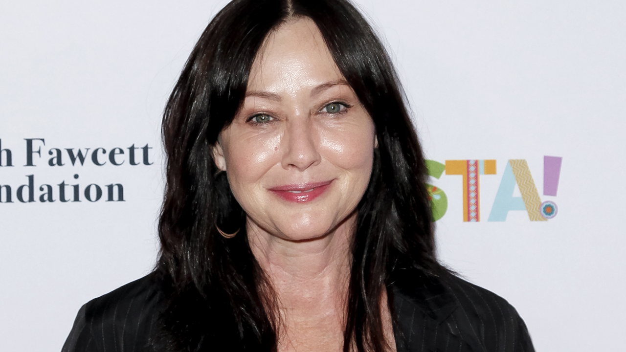 Shannen Doherty face au cancer : Elle dévoile des images poignantes de son combat contre la maladie