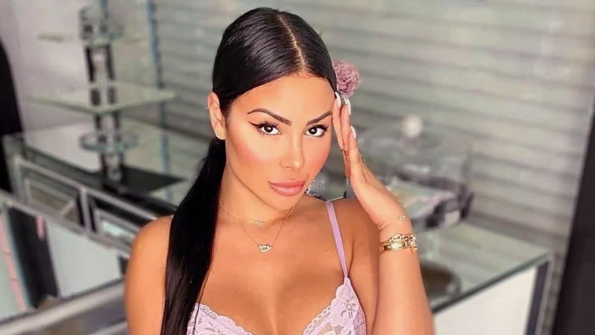 Maeva Ghennam fiancée ? Célibataire ? Elle fait le point sur sa situation amoureuse