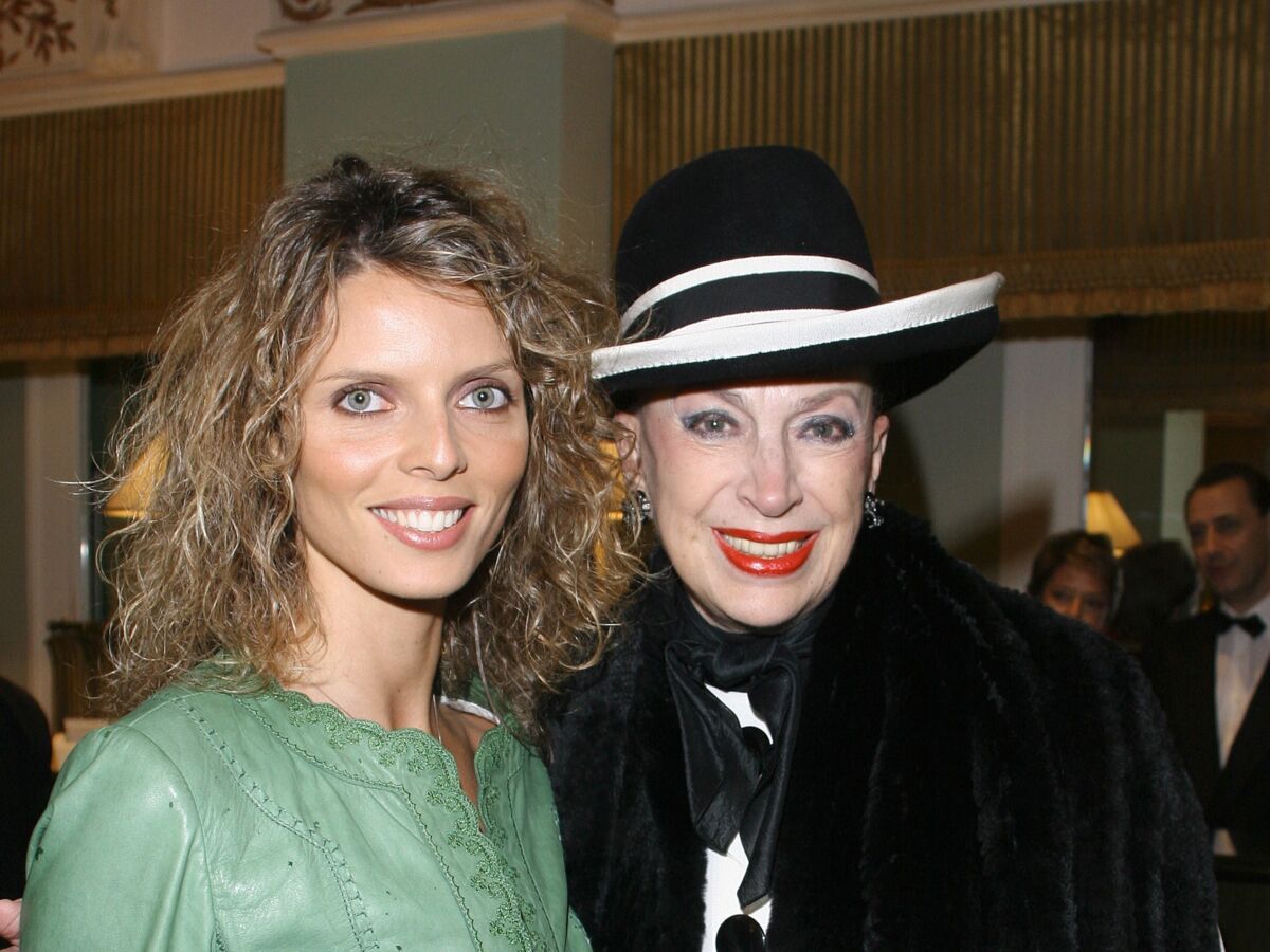  FRANCE - DECEMBER 11: Sylvie Tellier and Genevieve de Fontenay in Paris, France on December 11, 2006. (Photo by Frederic SOULOY/Gamma-Rapho via Getty Images)