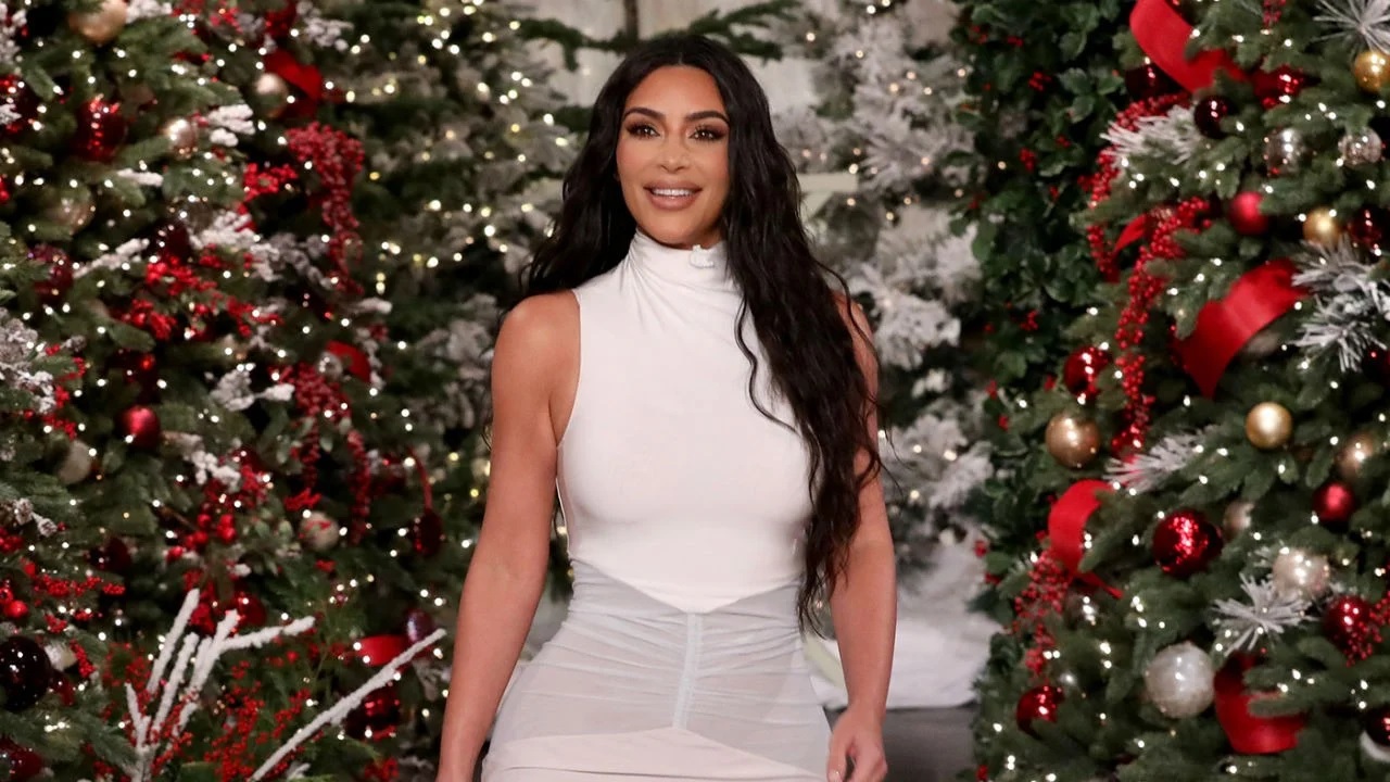 Kim Kardashian : Son compagnon Pete Davidson et son ex Kanye West réunis pour Noël ?