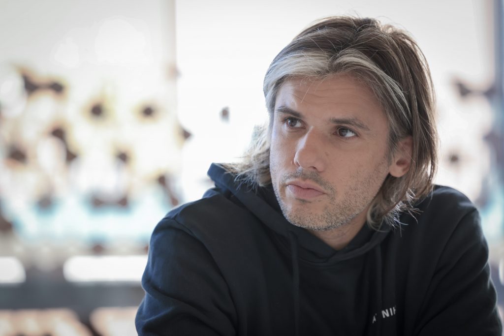 Orelsan : Une de ses chansons crée la polémique, une pétition est lancée