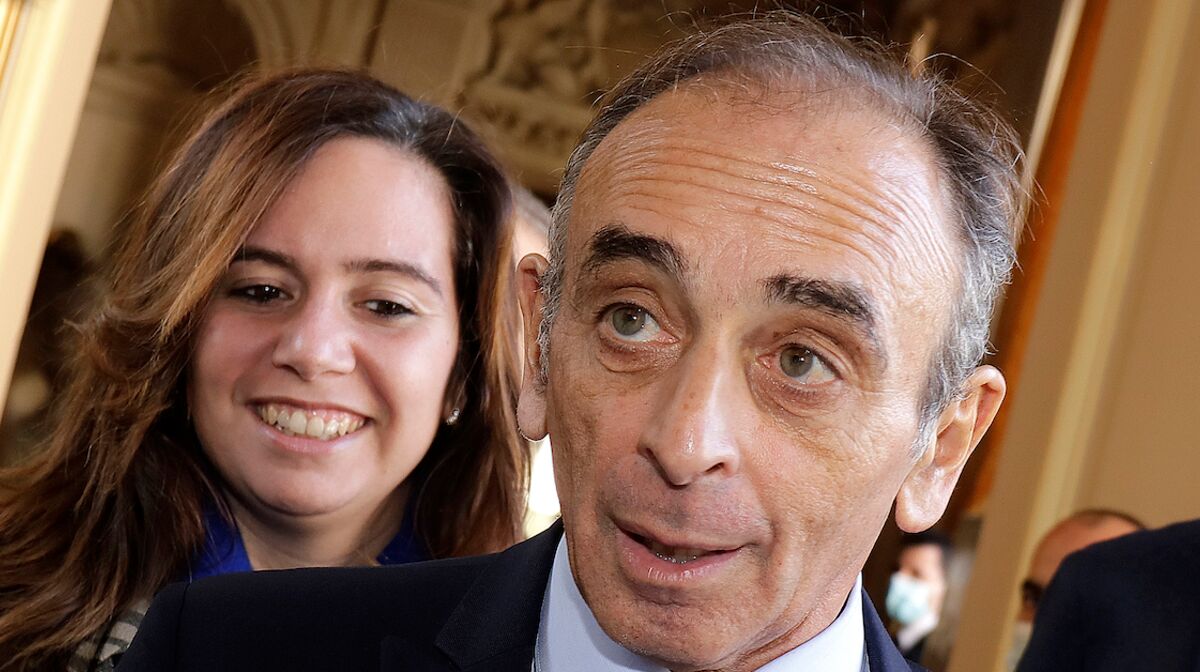 Eric Zemmour et Sarah Knafo très complices : "Ils se regardent en permanence !"