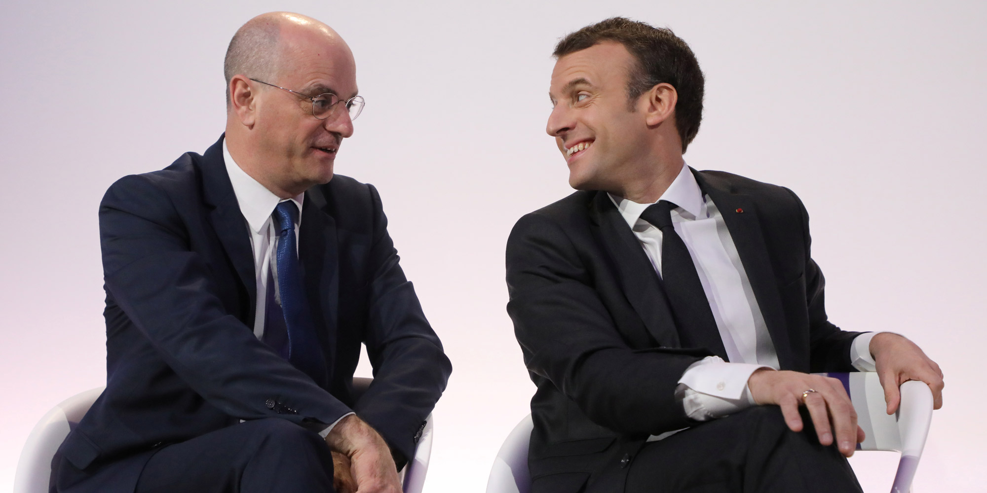 Jean-Michel Blanquer et ses vacances à Ibiza : Emmanuel Macron est &quot;furieux&quot;