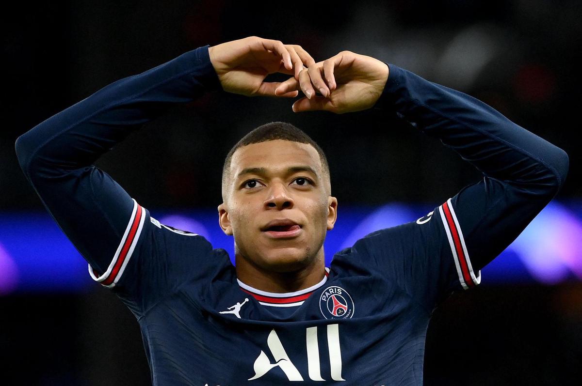 Kylian Mbappé offre un très beau cadeau à Camille, malade et insultée sur Twitter