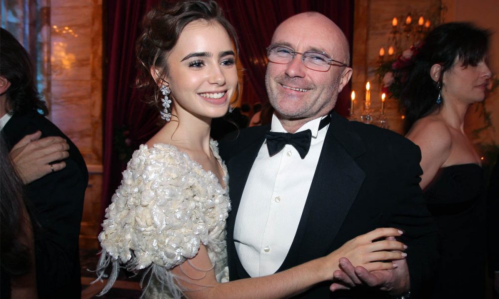 Lily Collins (Emily in Paris) : son touchant message à son père, Phil Collins