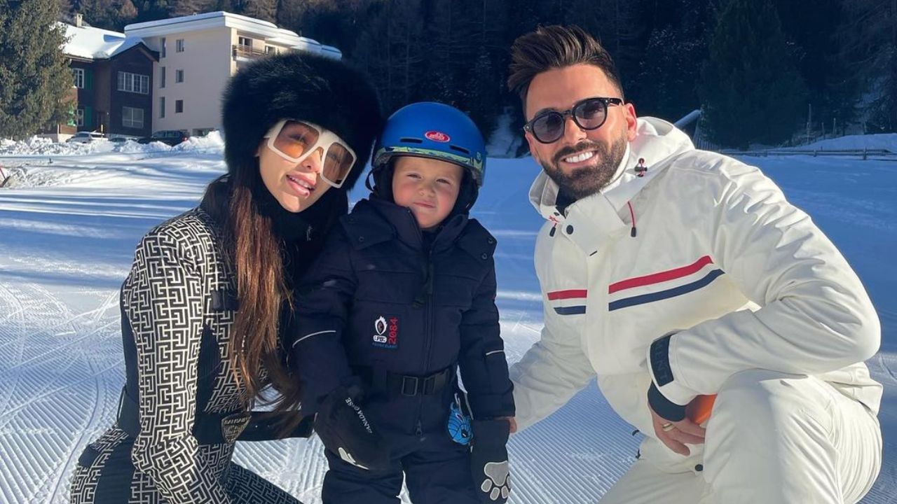  Nabilla en famille au ski @Instagram
