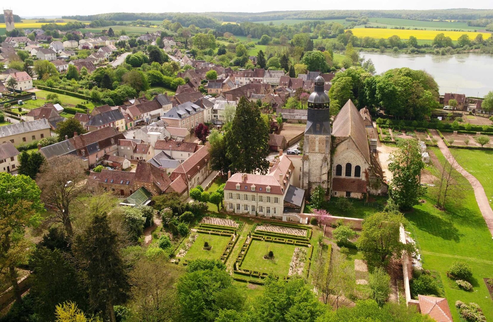  Village de Thirons-Gardais