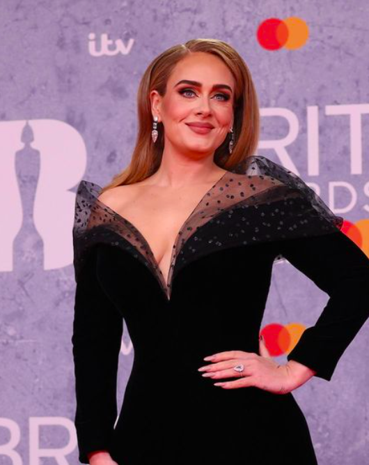  Adele sur le tapis rouge des BRIT Awards 2022