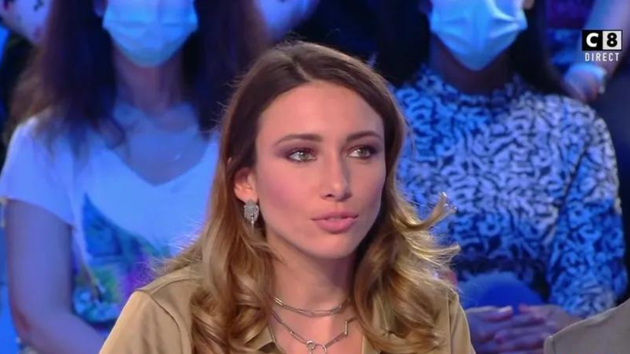  Delphine Wespiser @ C8/TPMP